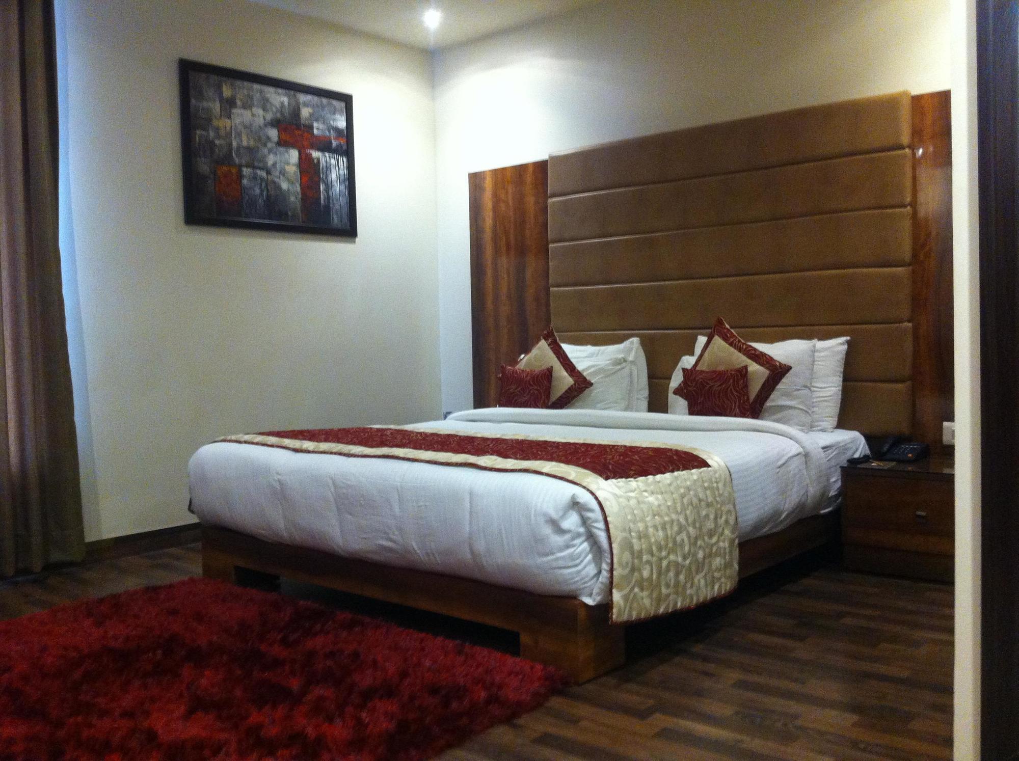 One Earth Avaas Hotel Amritsar Exterior photo