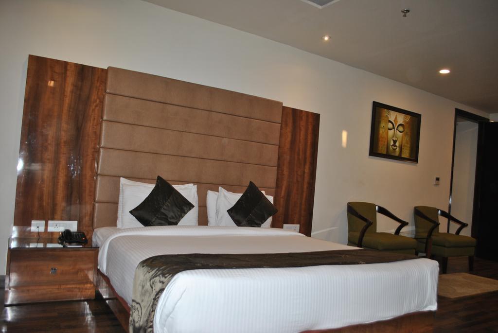One Earth Avaas Hotel Amritsar Exterior photo