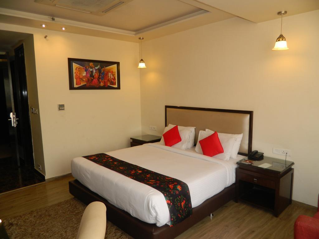 One Earth Avaas Hotel Amritsar Exterior photo